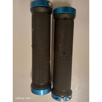 High-Quality Blue Grip Set with L-Key Locks – Anti-Slip Bicycle Handlebar Grips